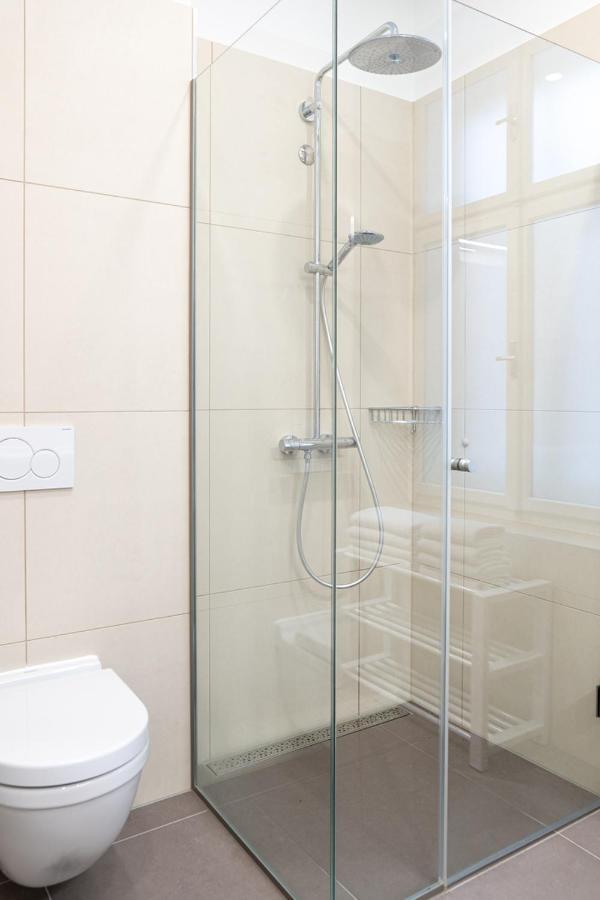 Modern 3 Room Apartment In A Prime Location Wina Bagian luar foto