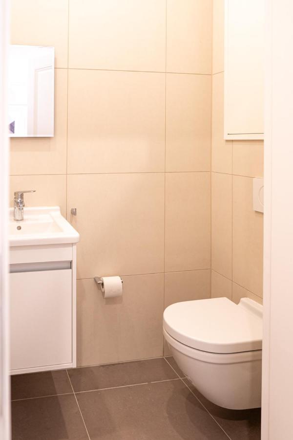 Modern 3 Room Apartment In A Prime Location Wina Bagian luar foto