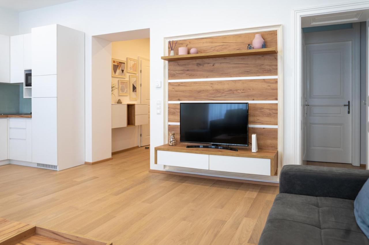Modern 3 Room Apartment In A Prime Location Wina Bagian luar foto