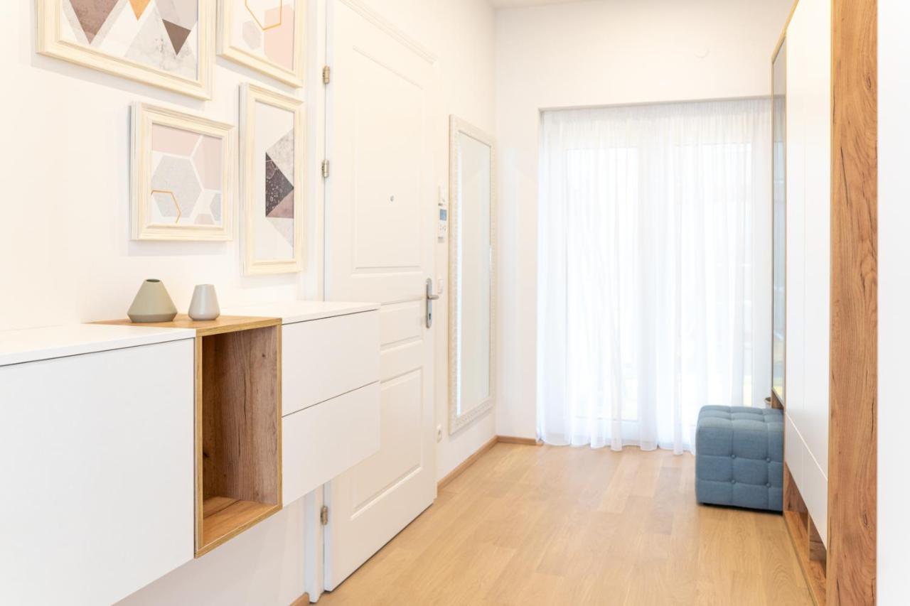Modern 3 Room Apartment In A Prime Location Wina Bagian luar foto